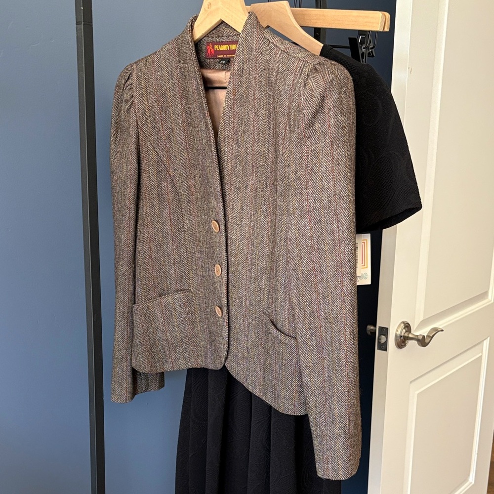 Vintage PeaBody House Short Blazer